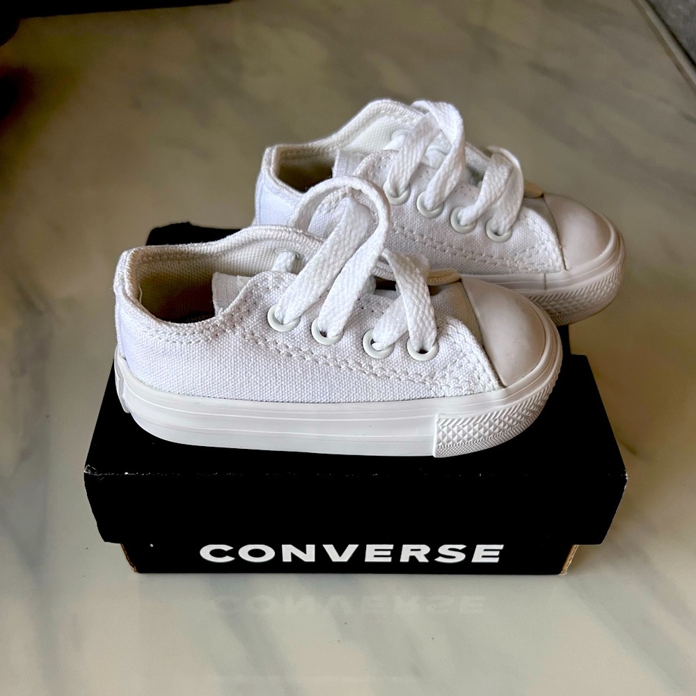 Monochrome White Converse low- infant